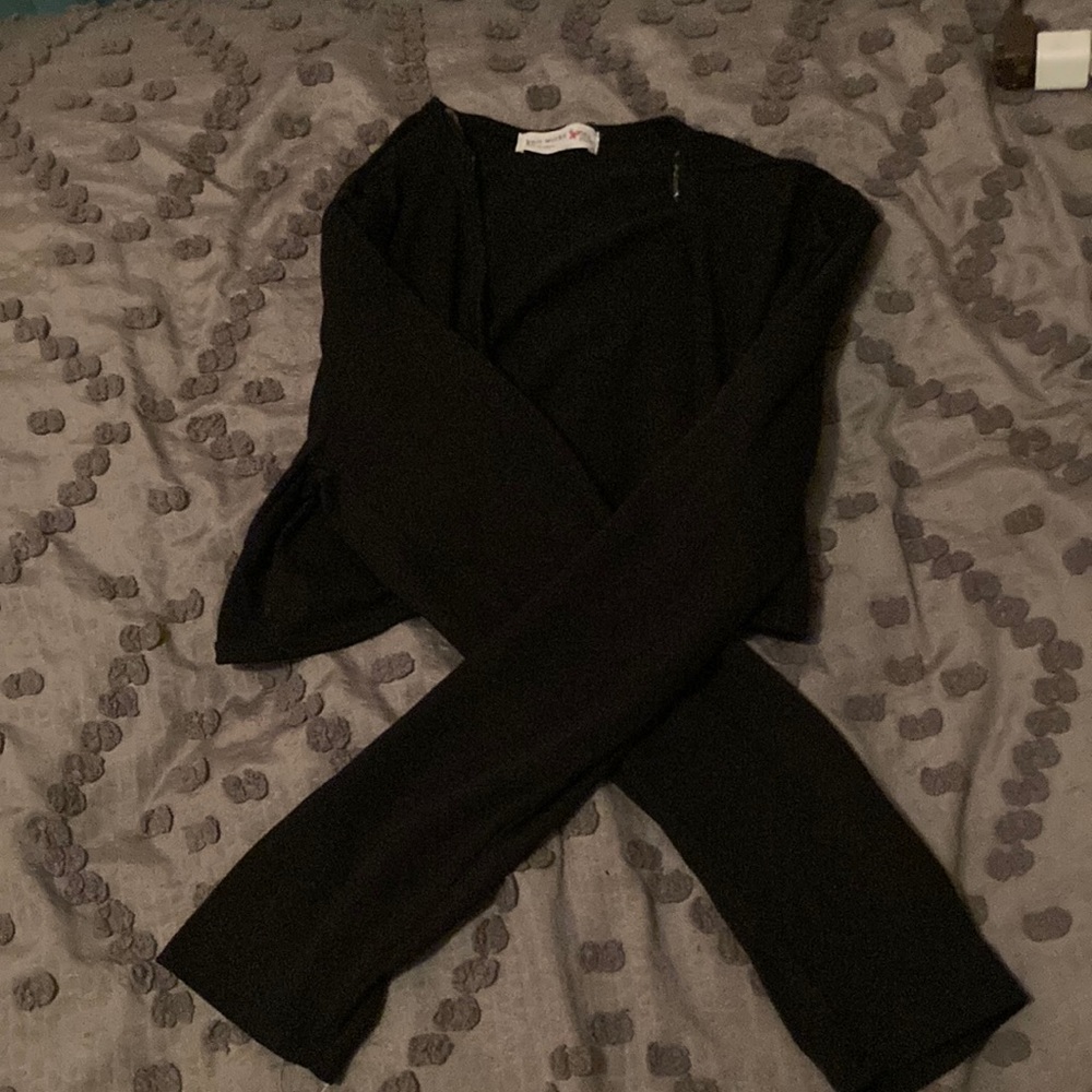 Short half sweater.